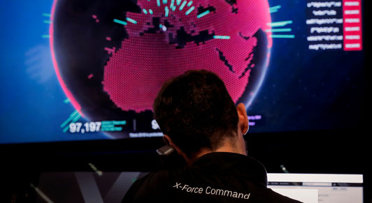 الأمن الإلكتروني هو أحد التحديات التي تواجه الاقتصاد العالمي (الصورة: Brendan Mcdermid / Newscom) 