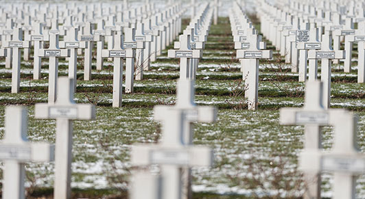 Tombes de soldats qui sont morts pendant la Première Guerre mondiale, près de Verdun, en France : à l’occasion du centième anniversaire de la fin de la Grande Guerre, les dirigeants devraient prêter grande attention aux échos de l’histoire. (Photo : Mathieu Pattier/SIPA/Newscom)