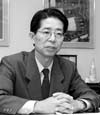 Shigemitsu Sugisaki, japons, asumi el cargo de Subdirector Gerente del FMI en febrero de 1997.