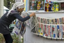 Newspaper vendor in Bishkek:  New Kyrgyz economic program aims to address vulnerabilities that have recently emerged (photo: Shamil Zhumatov/Reuters/Corbis) 